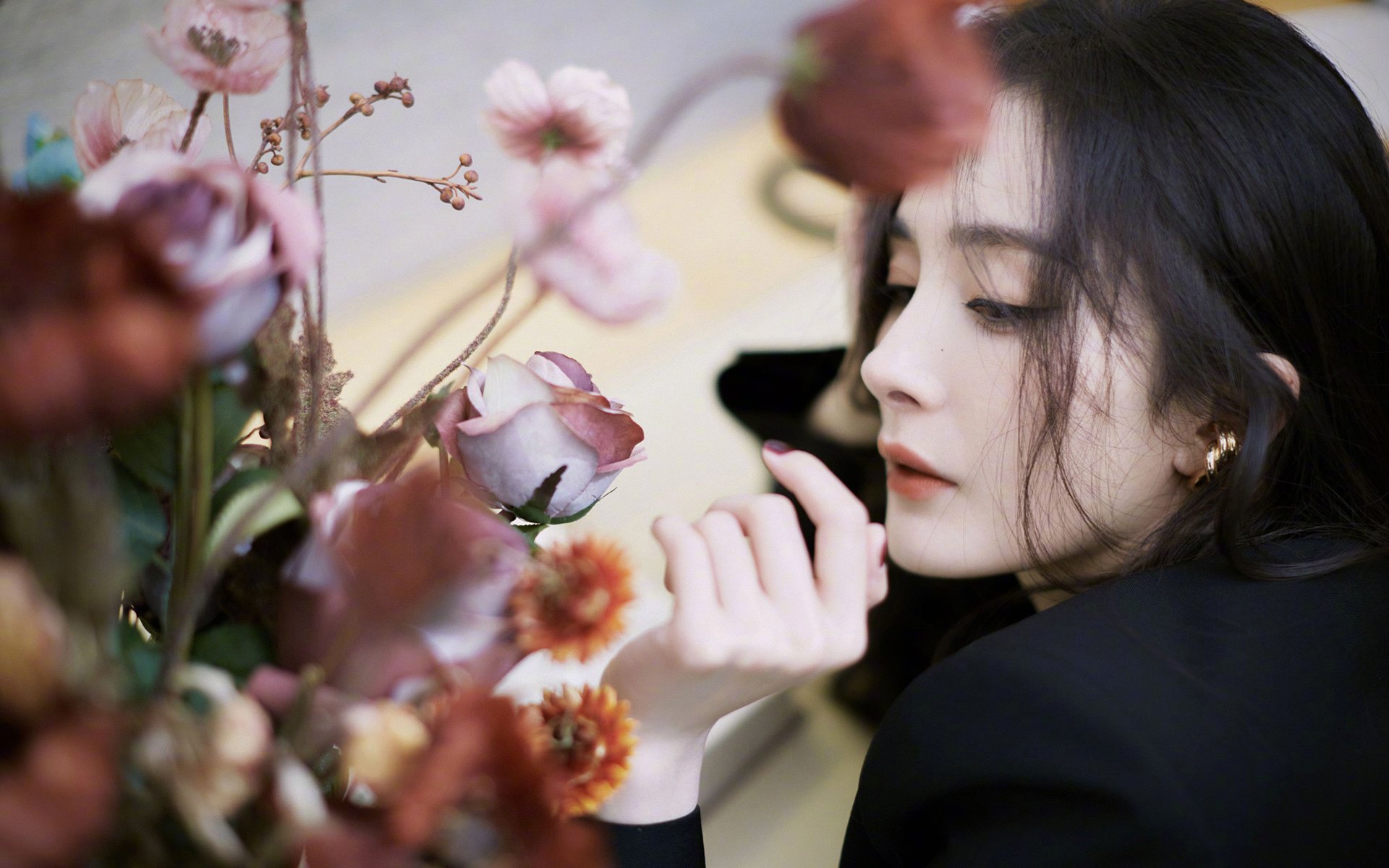 纽伦堡双边路配合撕开对手防线，纽伦堡球场