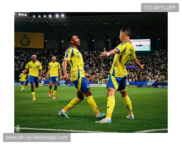 C罗连过两人爆射破网，利雅得胜利彻底统治