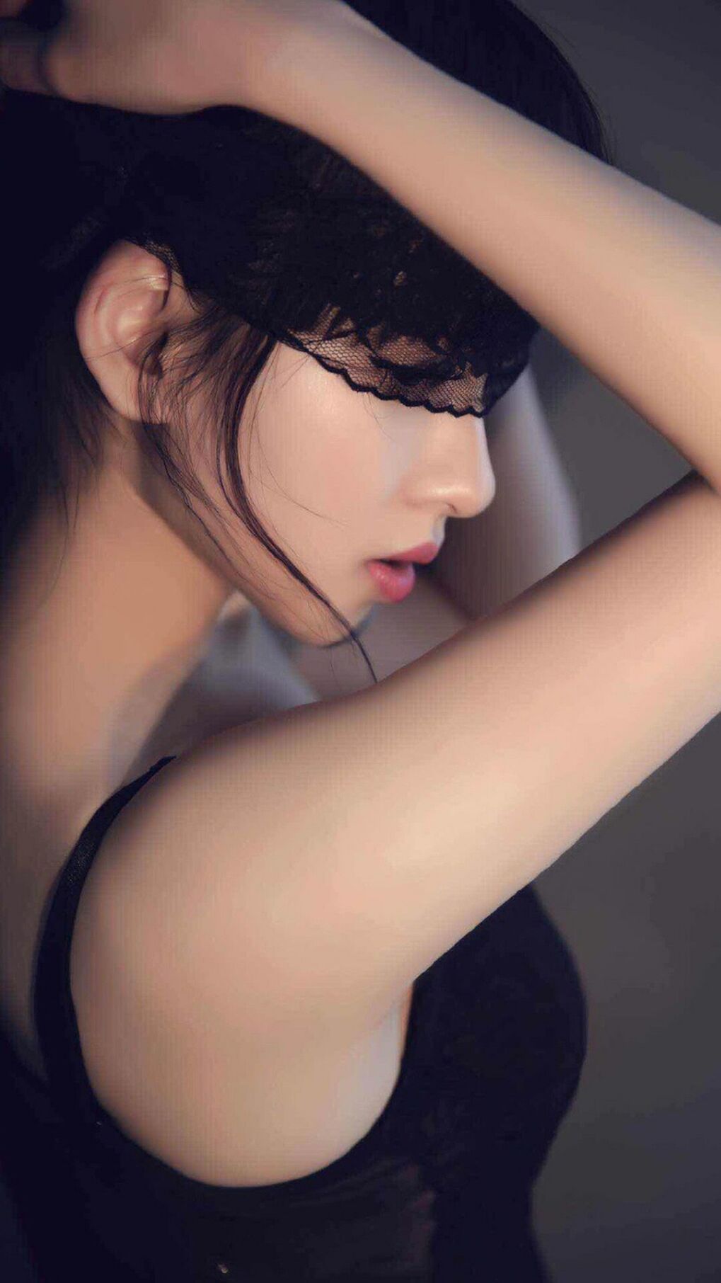 “2025世界运动会：运动舞蹈赛场，舞者以极限动作挑战完美姿态”